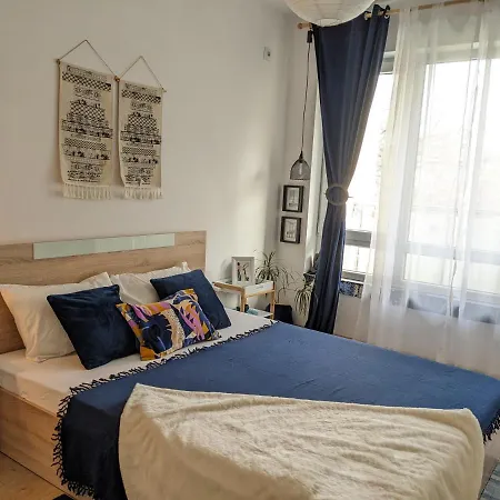 Apartment Home *